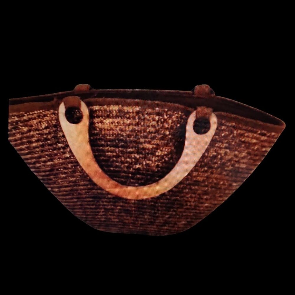 Waves Straw Handbag with Wooden Handles